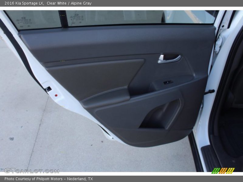 Clear White / Alpine Gray 2016 Kia Sportage LX