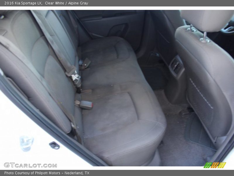 Clear White / Alpine Gray 2016 Kia Sportage LX