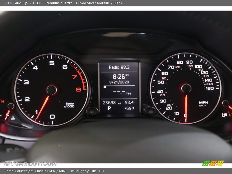 Cuvee Silver Metallic / Black 2016 Audi Q5 2.0 TFSI Premium quattro