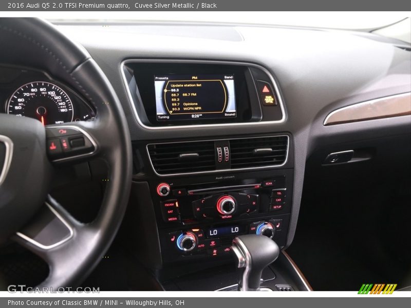 Cuvee Silver Metallic / Black 2016 Audi Q5 2.0 TFSI Premium quattro