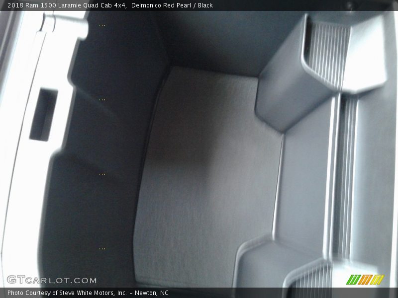 Delmonico Red Pearl / Black 2018 Ram 1500 Laramie Quad Cab 4x4