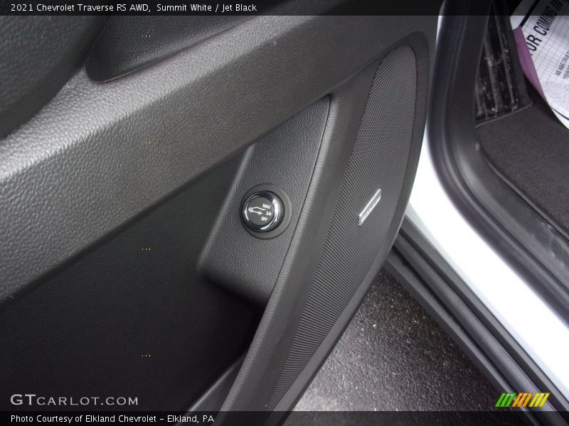 Summit White / Jet Black 2021 Chevrolet Traverse RS AWD