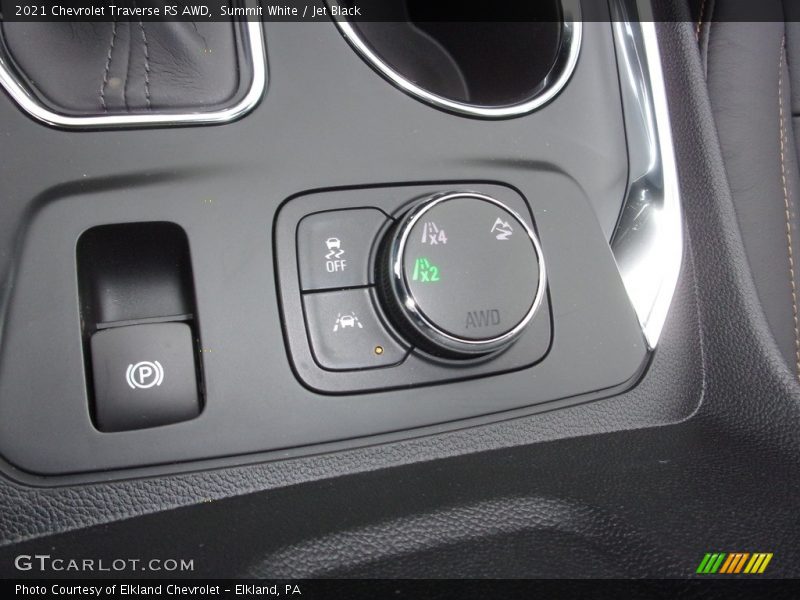 Summit White / Jet Black 2021 Chevrolet Traverse RS AWD
