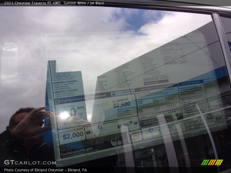 Summit White / Jet Black 2021 Chevrolet Traverse RS AWD