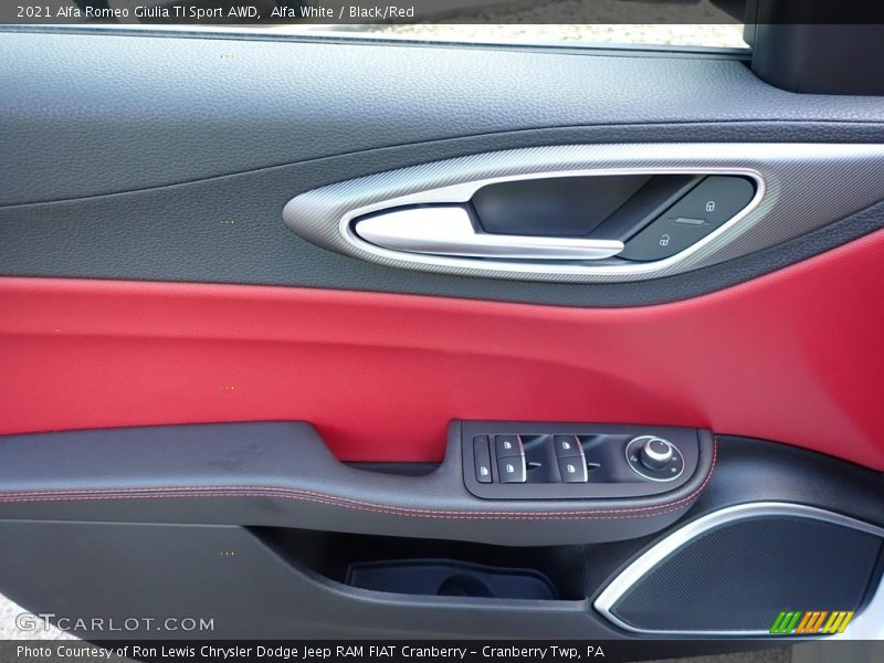 Door Panel of 2021 Giulia TI Sport AWD