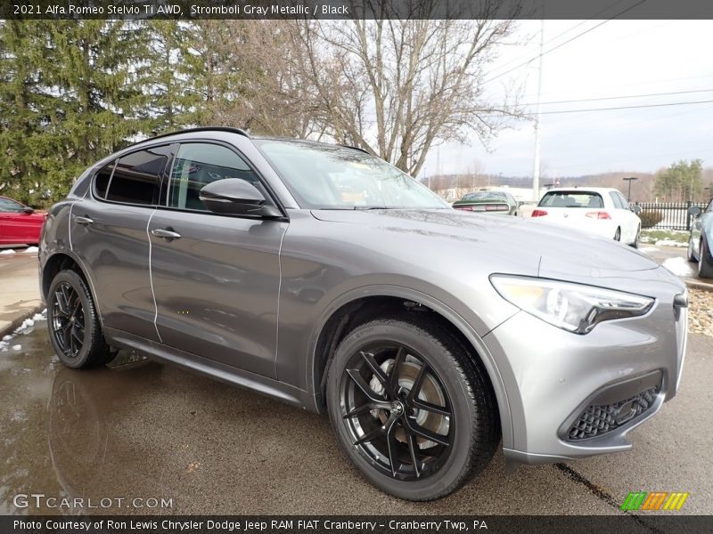 Front 3/4 View of 2021 Stelvio Ti AWD