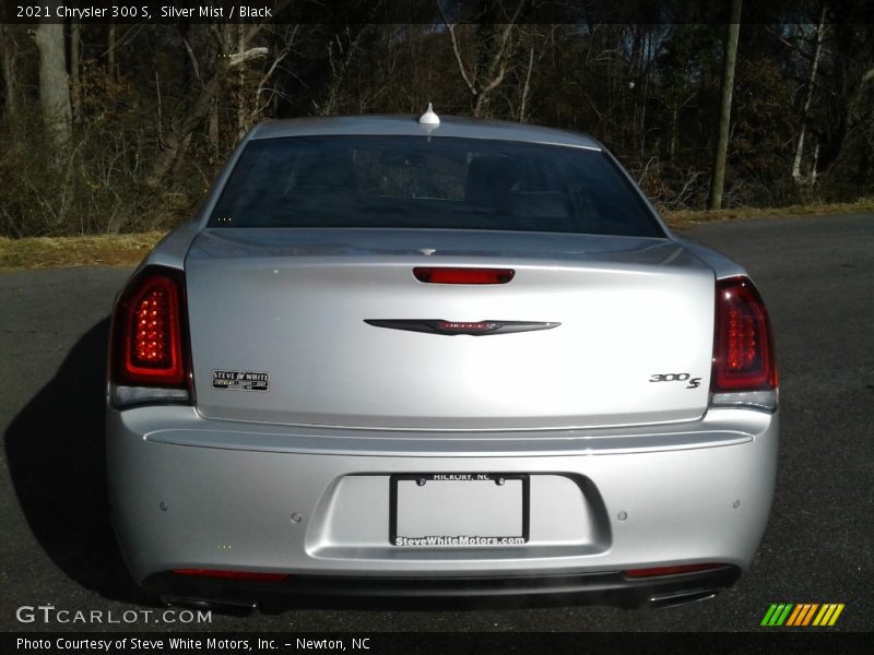 Silver Mist / Black 2021 Chrysler 300 S