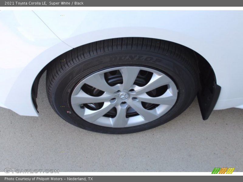 Super White / Black 2021 Toyota Corolla LE