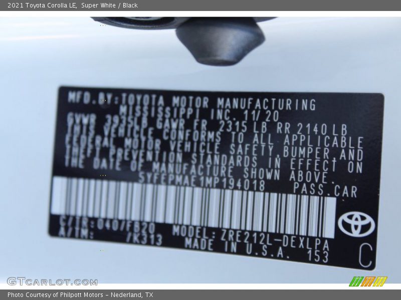 Super White / Black 2021 Toyota Corolla LE