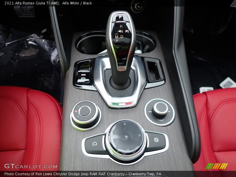 Alfa White / Black 2021 Alfa Romeo Giulia TI AWD