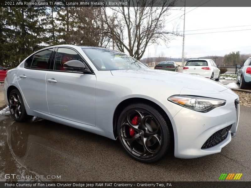 Lunare White Metallic / Black/Red 2021 Alfa Romeo Giulia TI AWD