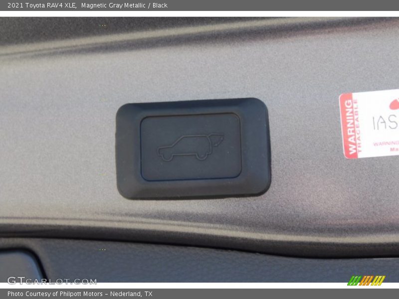 Magnetic Gray Metallic / Black 2021 Toyota RAV4 XLE