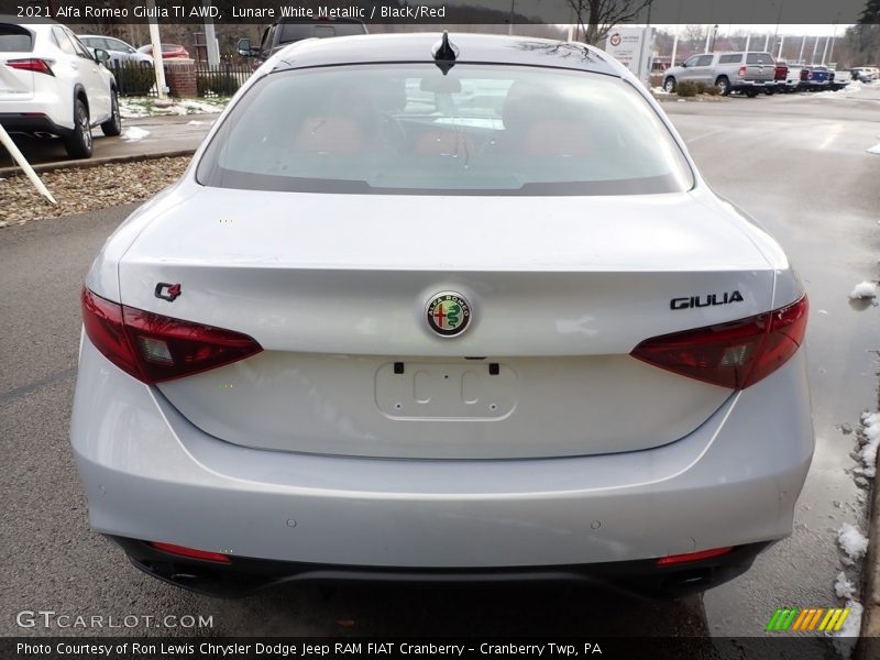 Lunare White Metallic / Black/Red 2021 Alfa Romeo Giulia TI AWD