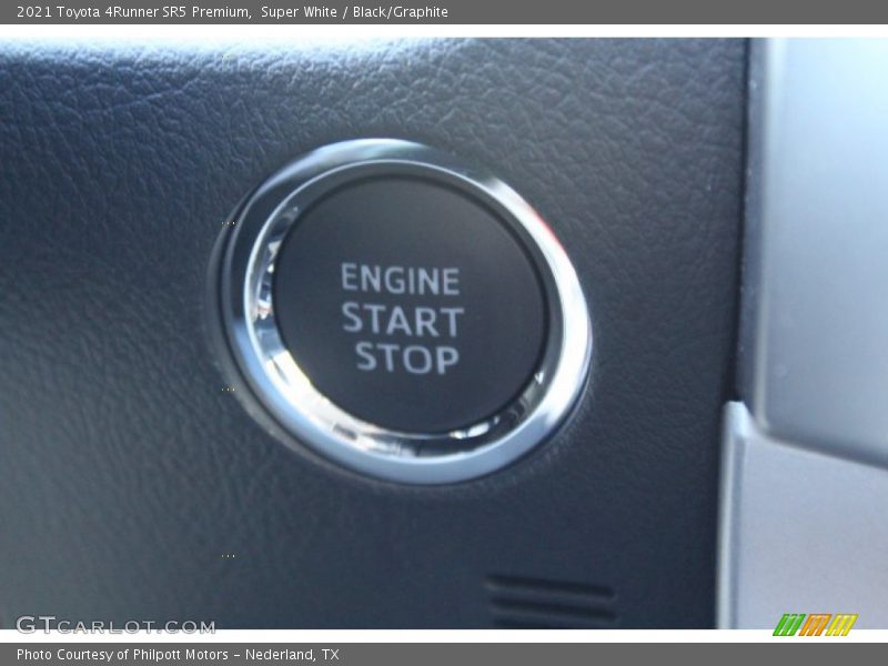 Super White / Black/Graphite 2021 Toyota 4Runner SR5 Premium