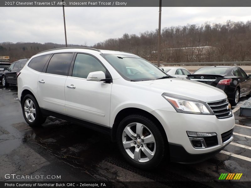 Iridescent Pearl Tricoat / Ebony 2017 Chevrolet Traverse LT AWD