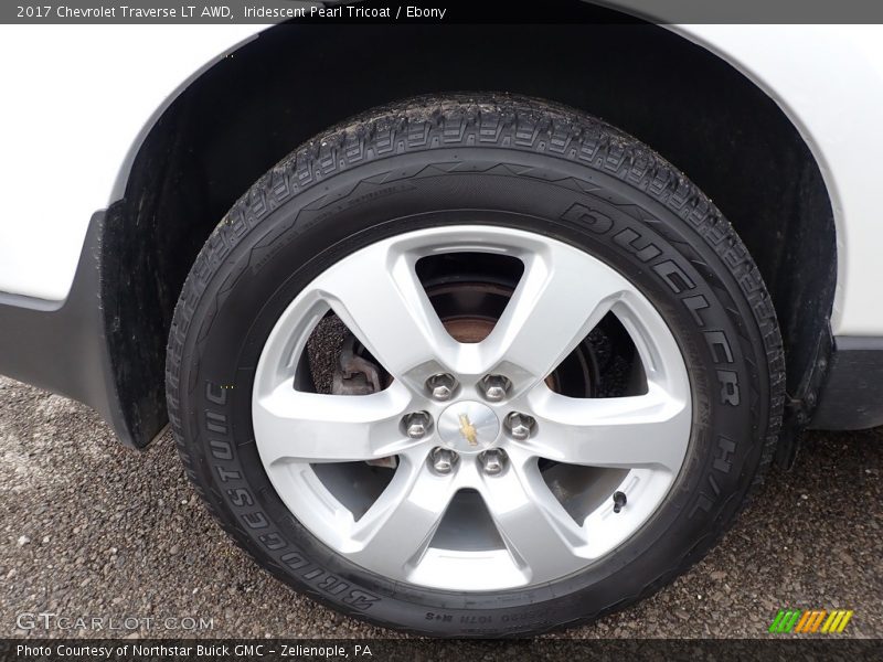 Iridescent Pearl Tricoat / Ebony 2017 Chevrolet Traverse LT AWD