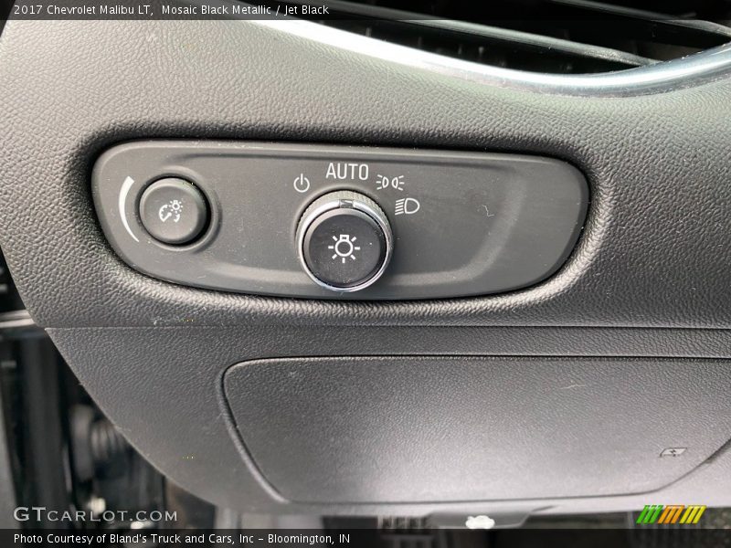 Mosaic Black Metallic / Jet Black 2017 Chevrolet Malibu LT