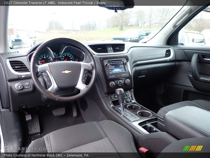 Iridescent Pearl Tricoat / Ebony 2017 Chevrolet Traverse LT AWD