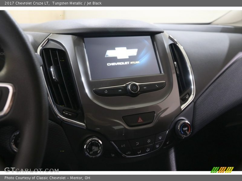 Tungsten Metallic / Jet Black 2017 Chevrolet Cruze LT