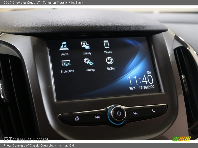 Tungsten Metallic / Jet Black 2017 Chevrolet Cruze LT