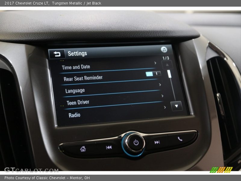 Tungsten Metallic / Jet Black 2017 Chevrolet Cruze LT