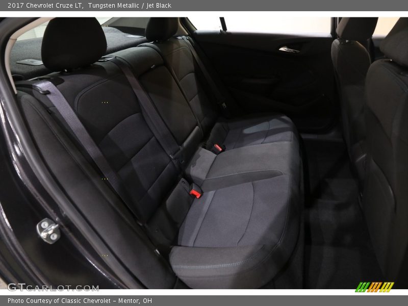 Tungsten Metallic / Jet Black 2017 Chevrolet Cruze LT