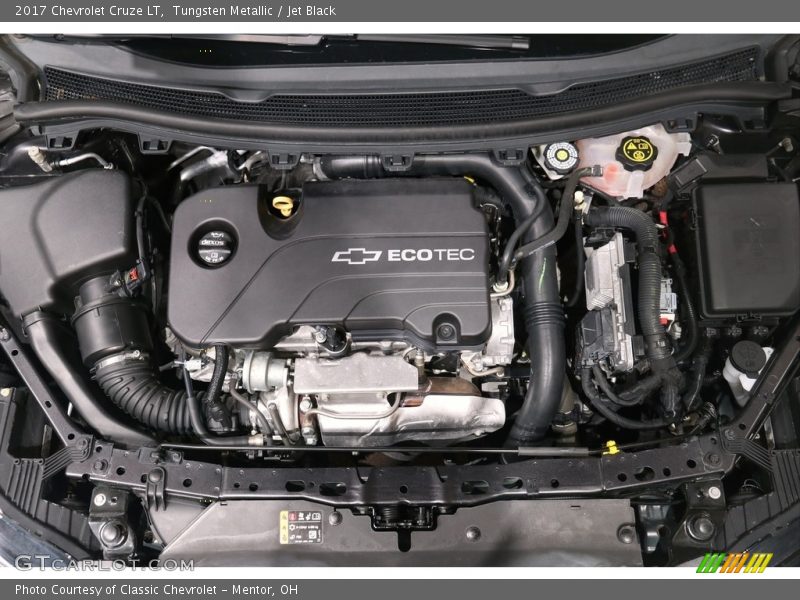 Tungsten Metallic / Jet Black 2017 Chevrolet Cruze LT