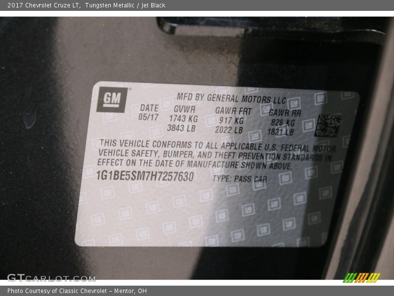 Tungsten Metallic / Jet Black 2017 Chevrolet Cruze LT