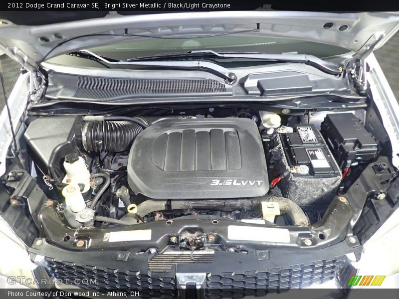 Bright Silver Metallic / Black/Light Graystone 2012 Dodge Grand Caravan SE
