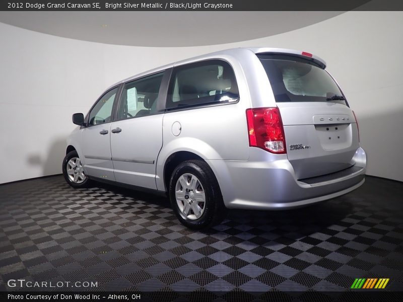 Bright Silver Metallic / Black/Light Graystone 2012 Dodge Grand Caravan SE
