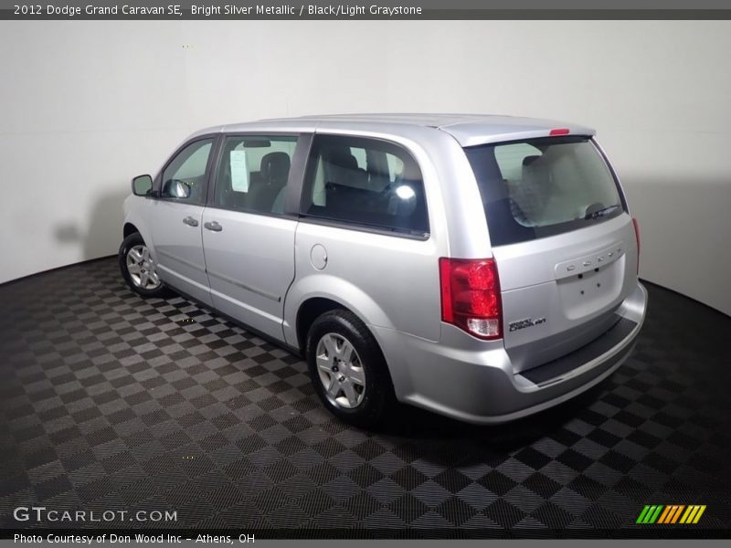 Bright Silver Metallic / Black/Light Graystone 2012 Dodge Grand Caravan SE