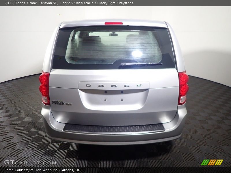Bright Silver Metallic / Black/Light Graystone 2012 Dodge Grand Caravan SE