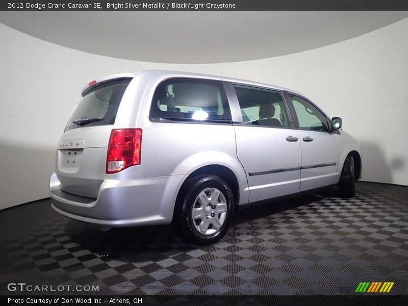 Bright Silver Metallic / Black/Light Graystone 2012 Dodge Grand Caravan SE