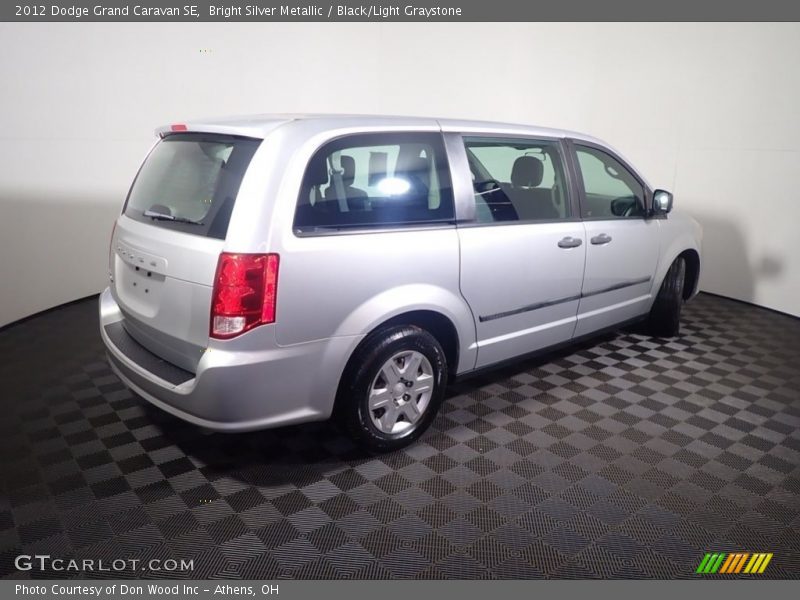 Bright Silver Metallic / Black/Light Graystone 2012 Dodge Grand Caravan SE