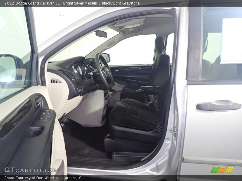 Bright Silver Metallic / Black/Light Graystone 2012 Dodge Grand Caravan SE