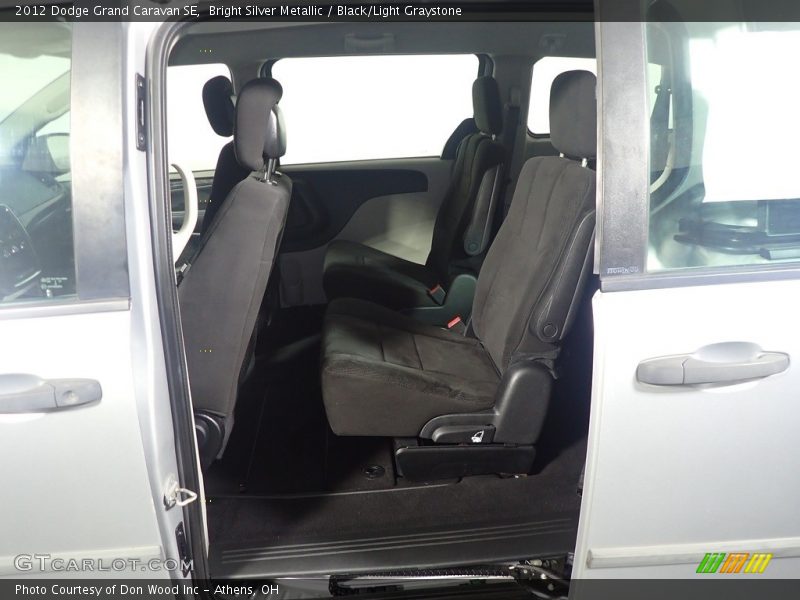 Bright Silver Metallic / Black/Light Graystone 2012 Dodge Grand Caravan SE