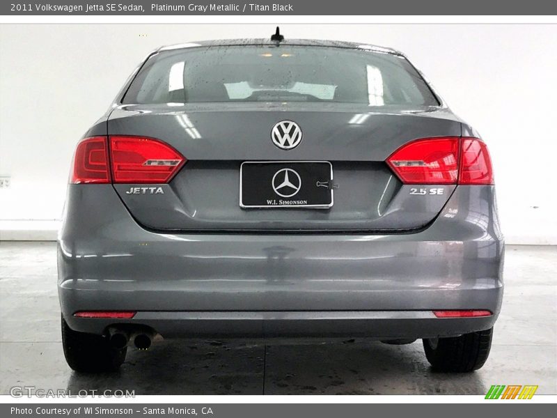 Platinum Gray Metallic / Titan Black 2011 Volkswagen Jetta SE Sedan