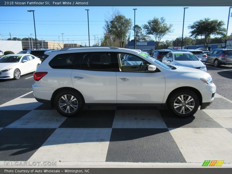 Pearl White / Almond 2018 Nissan Pathfinder SV