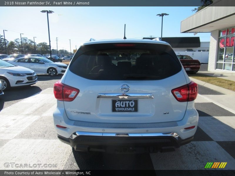 Pearl White / Almond 2018 Nissan Pathfinder SV