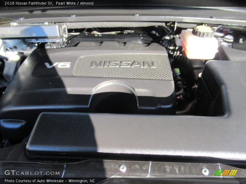 Pearl White / Almond 2018 Nissan Pathfinder SV