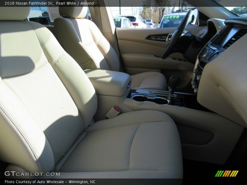 Pearl White / Almond 2018 Nissan Pathfinder SV