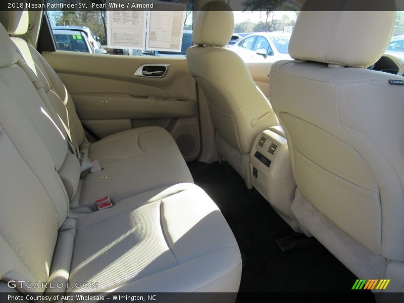 Pearl White / Almond 2018 Nissan Pathfinder SV