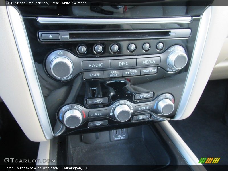 Pearl White / Almond 2018 Nissan Pathfinder SV