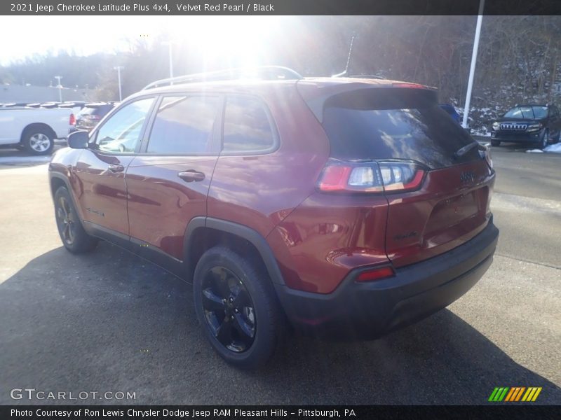 Velvet Red Pearl / Black 2021 Jeep Cherokee Latitude Plus 4x4