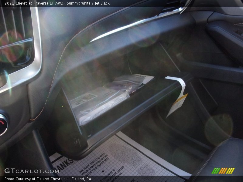 Summit White / Jet Black 2021 Chevrolet Traverse LT AWD