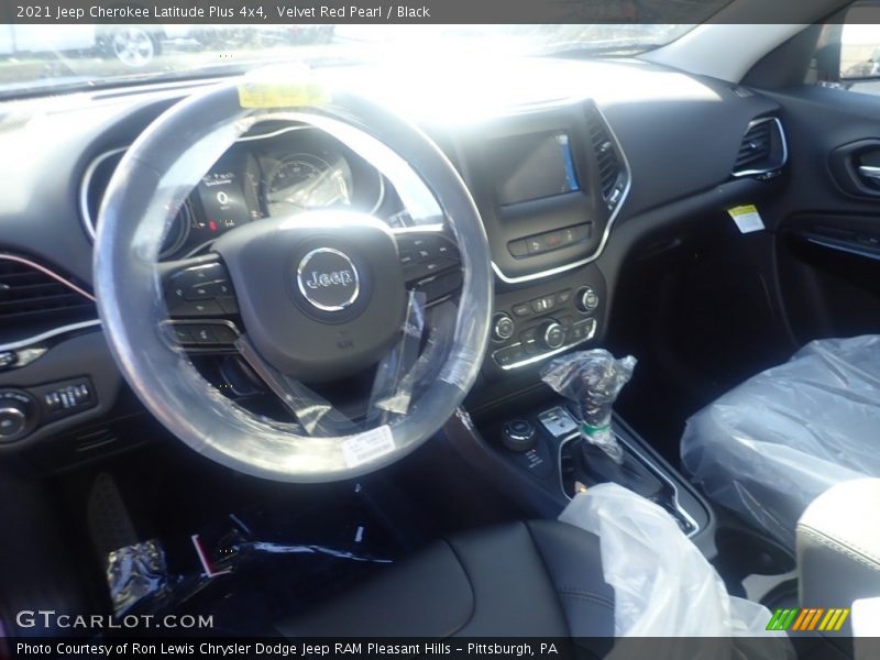Velvet Red Pearl / Black 2021 Jeep Cherokee Latitude Plus 4x4