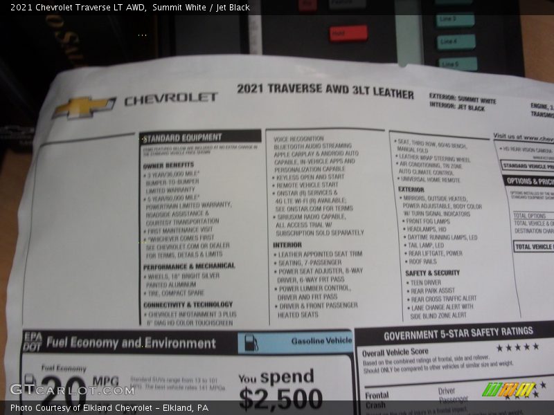 Summit White / Jet Black 2021 Chevrolet Traverse LT AWD