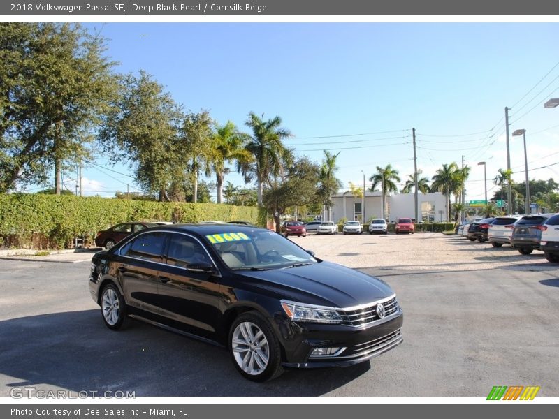 Deep Black Pearl / Cornsilk Beige 2018 Volkswagen Passat SE