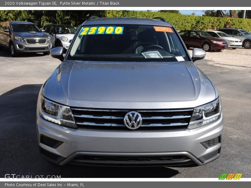 Pyrite Silver Metallic / Titan Black 2020 Volkswagen Tiguan SE