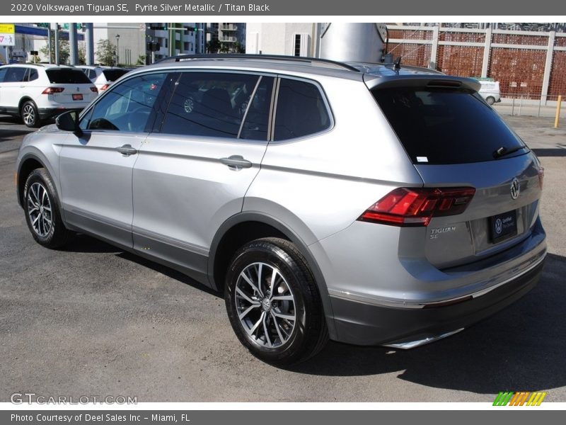 Pyrite Silver Metallic / Titan Black 2020 Volkswagen Tiguan SE